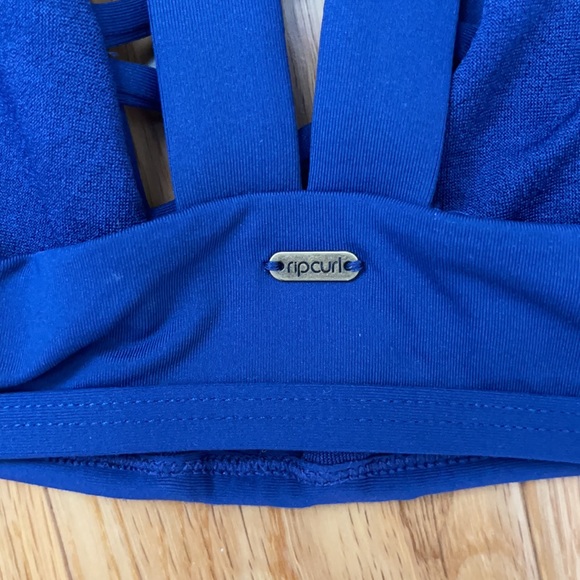 Rip Curl bathing suit bikini swim top - Picture 4 of 5